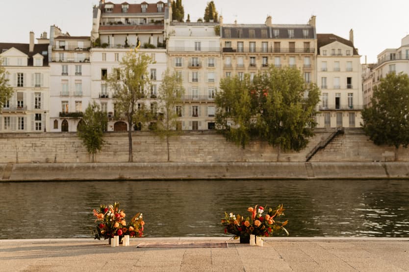 Flower decoration elopement ceremony paris