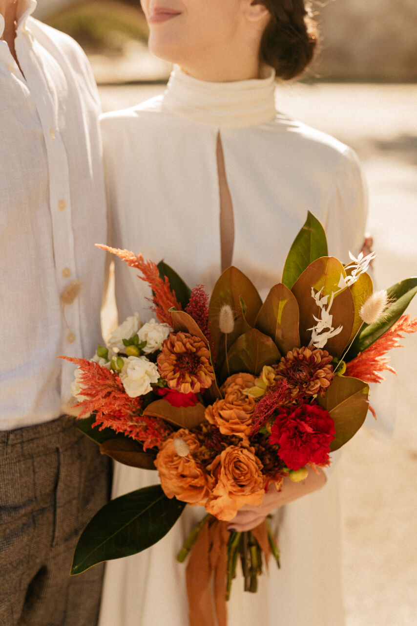Orange brown toned flower bouquet