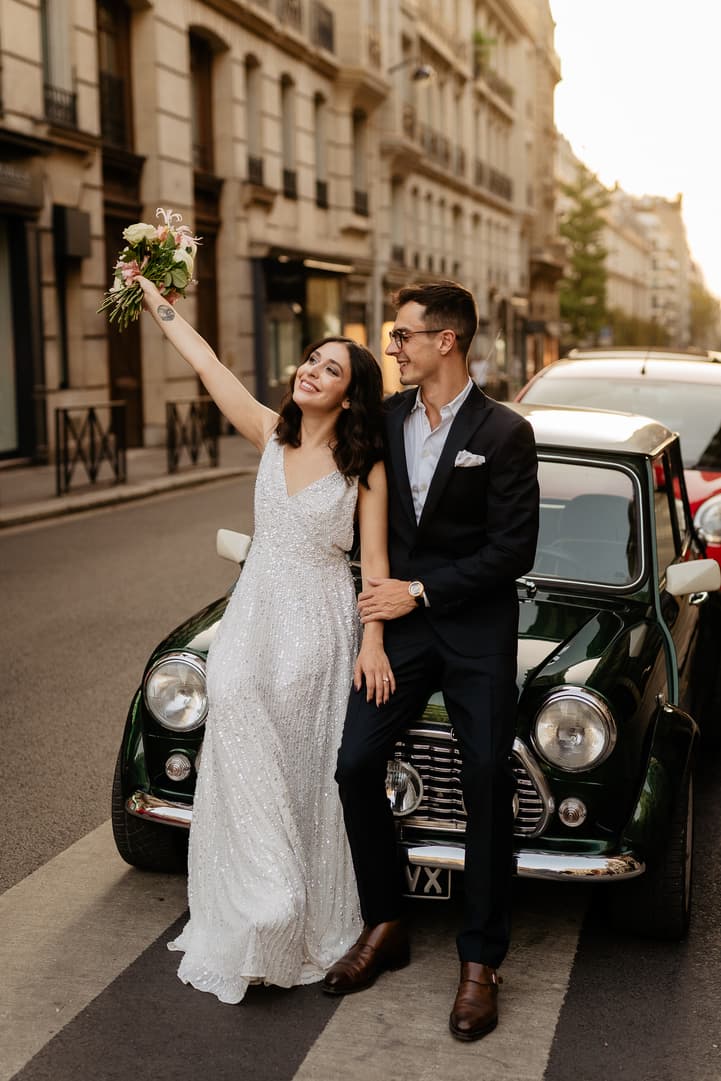 Couple with vintage car Paris wedding