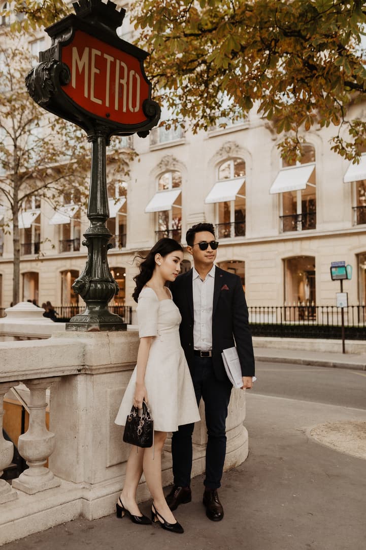 bride and groom at a paris metro
