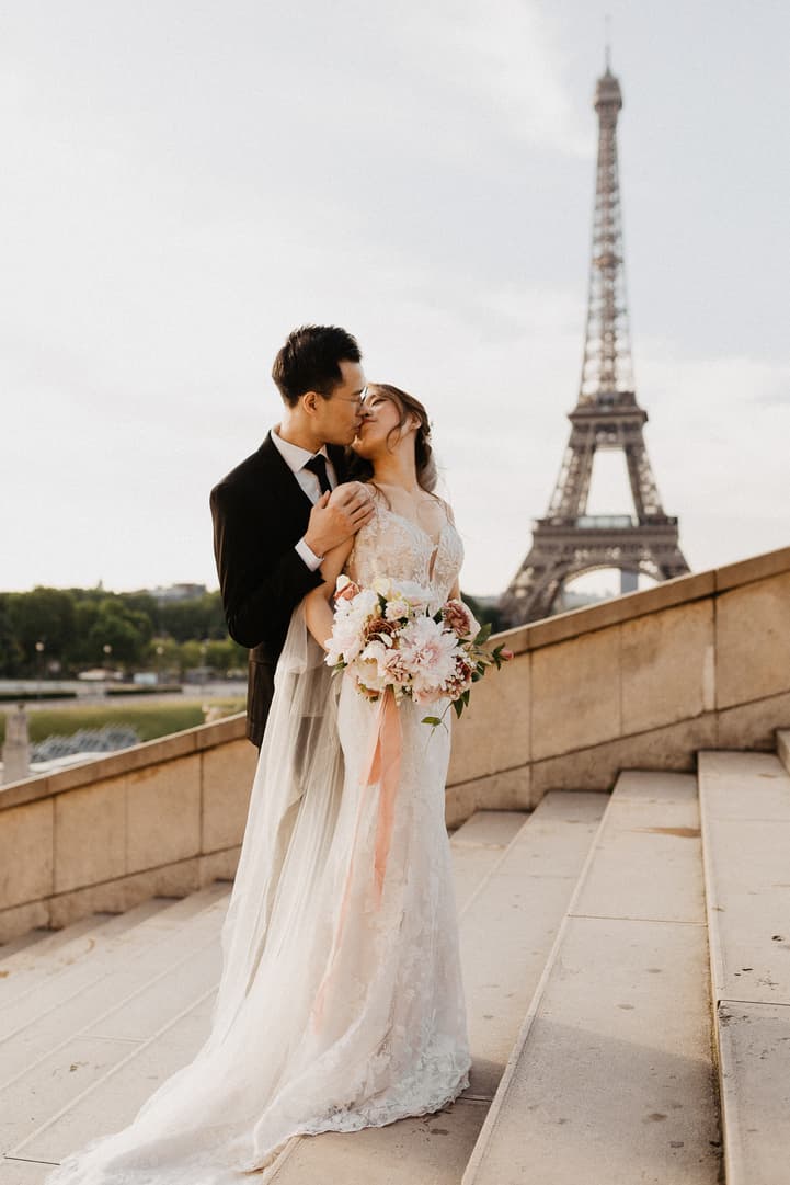 spring wedding photo paris