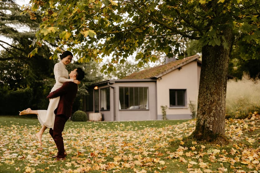 couple wedding photoshoot a la Dime de Giverny