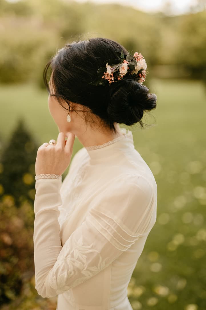 asian bride elegant simple wedding accessories