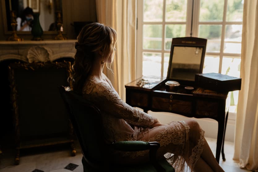 Bride preparation luxury elopement wedding photoshoot at chateau de Villette