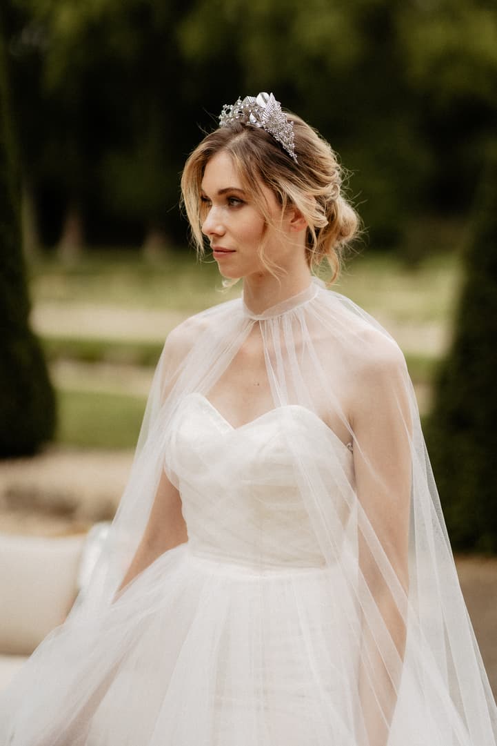 bride elopement wedding long veil