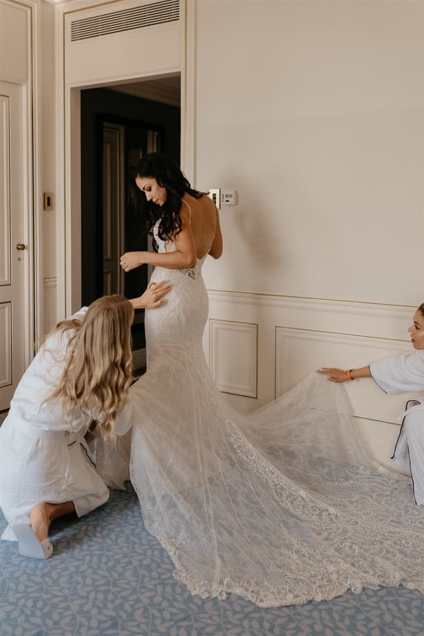 paris shangrila intimate wedding photographer bride preparation