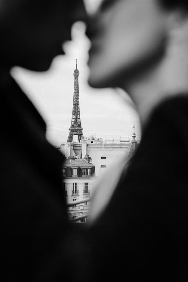B&W Romantic & Moody Pre-wedding Shoot In Paris with Eiffel Tower View Close-up