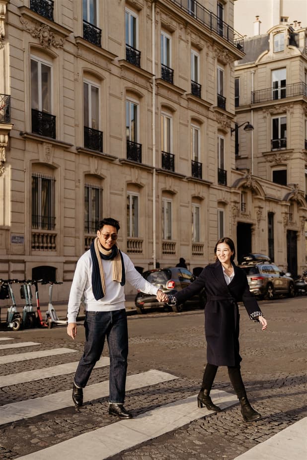 Romantic Candid Sunrise Couples Pre-wedding Photoshoot in the Streets of Paris