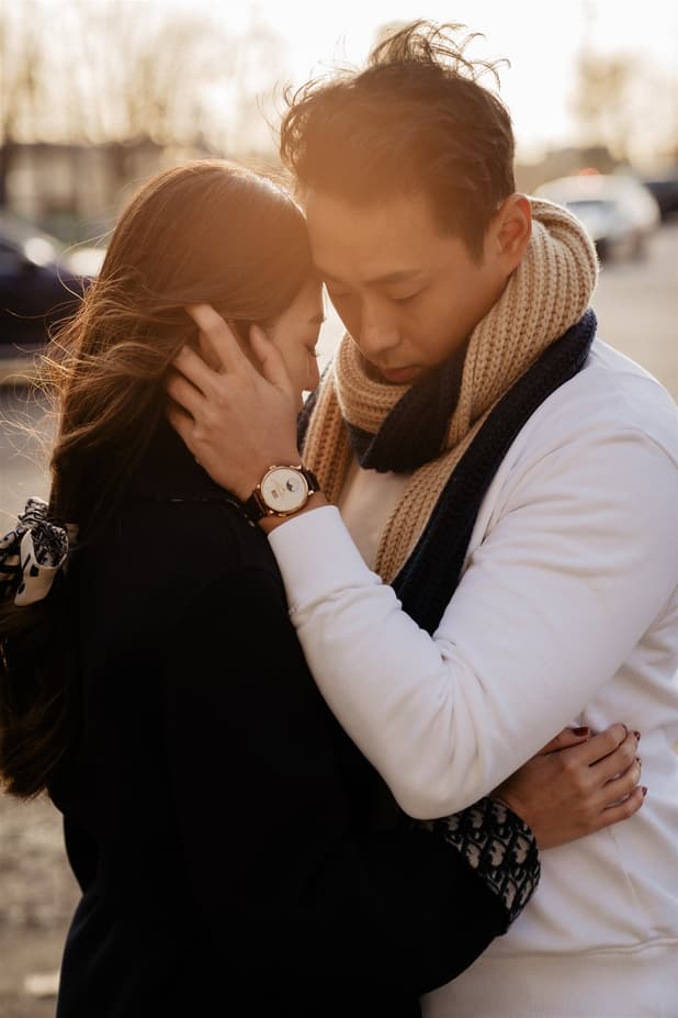 Close-up pf Couples Pre-wedding Photoshoot in Paris Details & Inspirations
