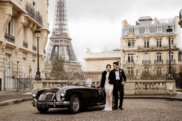 Couples Portrait pre-wedding shoot with Eiffel Tower view & charming vintage car