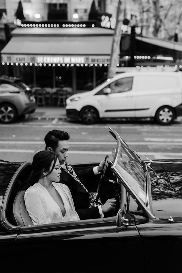 B&W Couples Pre-wedding Photoshoot in Paris with Vintage Car