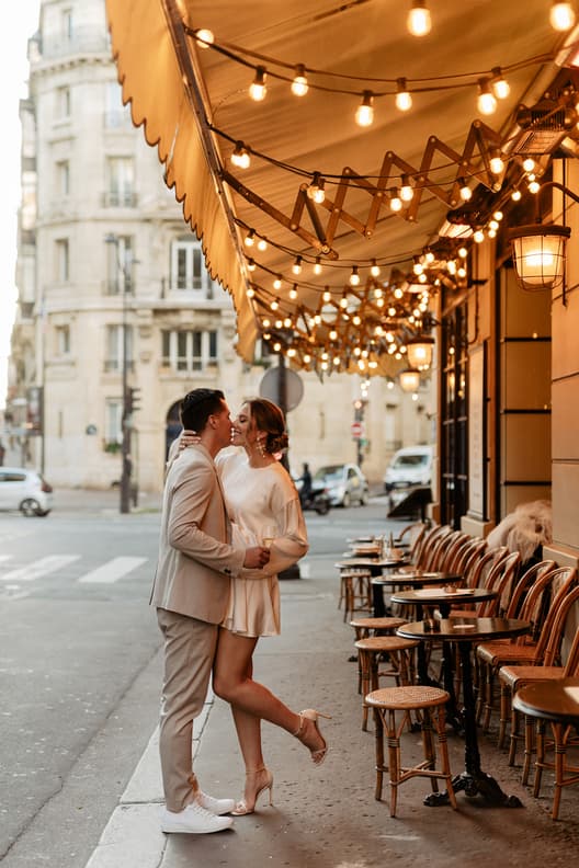 sunset paris photoshoot cloudy day fashion couple engagement paris cafe