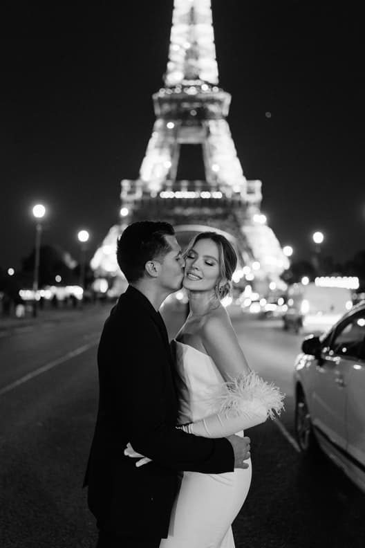 Eiffel tower blinking couple photoshoot paris at night with fashion couple engagement