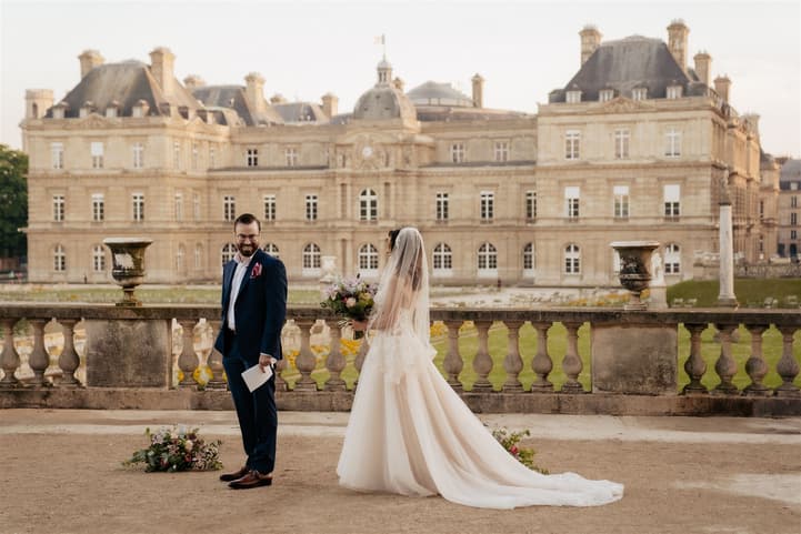 Intimate first look moment Luxembourg gardens