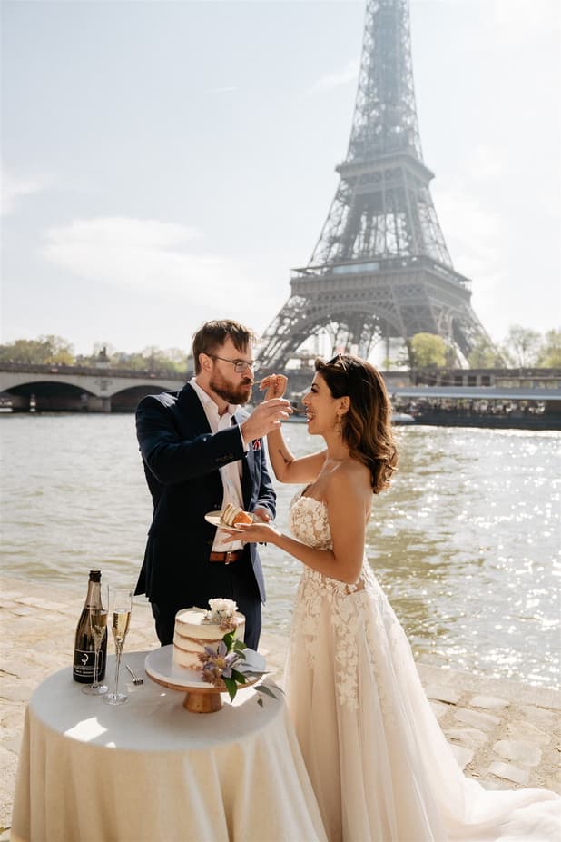 Wedding reception Seine Eiffel Tower View Cake & Champagne