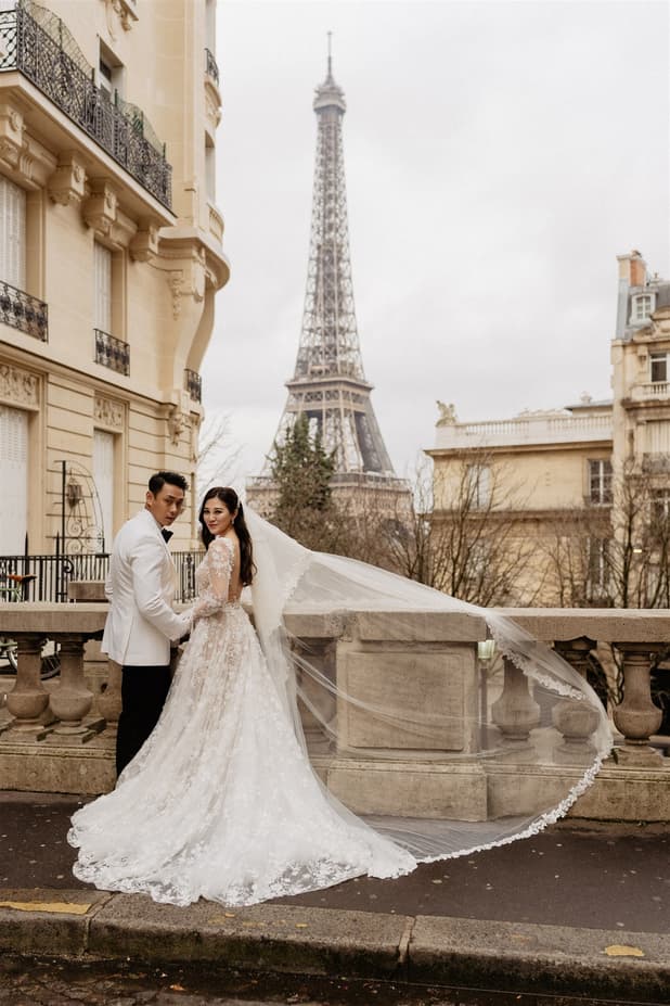 Hidden Spot Romantic Couples Pre-wedding Photoshoot with Eiffel Tower View