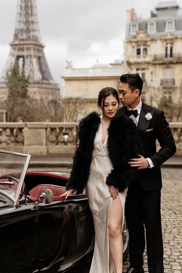 Couples Pre-wedding Photoshoot in Paris with Eiffel Tower View in vintage Car