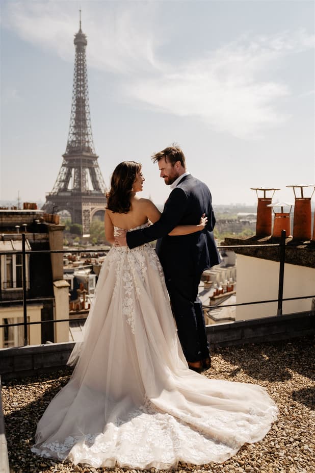 Romantic rooftop photoshoot + Eiffel Tower view