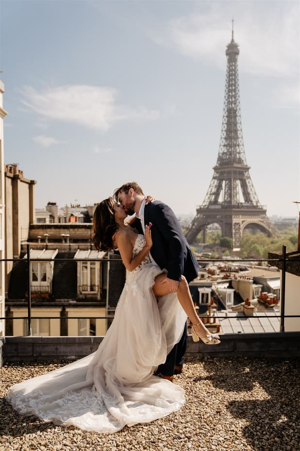 Romantic rooftop photoshoot + Eiffel Tower view