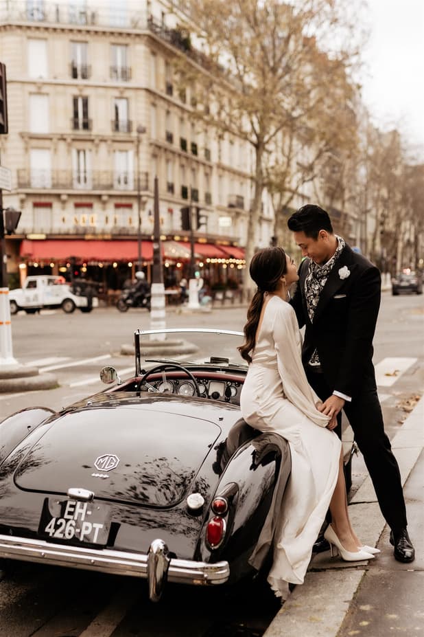 Couples Pre-wedding Photoshoot in Paris with Vintage Car