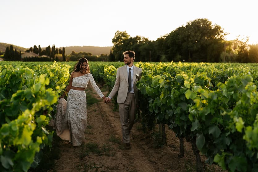 Sunset couple wedding photoshoot Saint Tropez wine fields