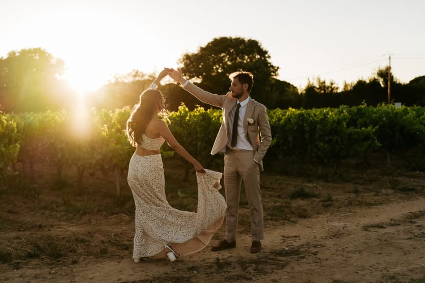 Sunset couple wedding photoshoot Saint Tropez wine fields