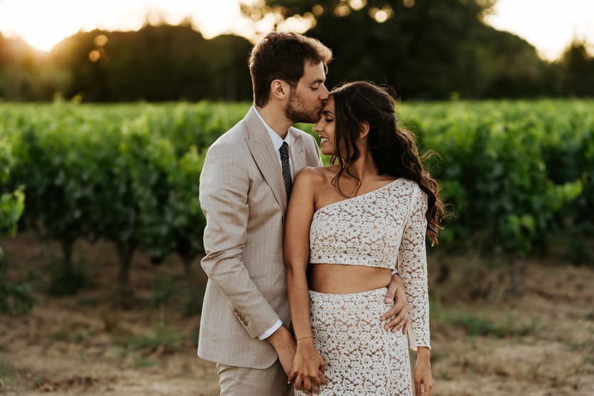 Sunset couple wedding photoshoot Saint Tropez wine fields