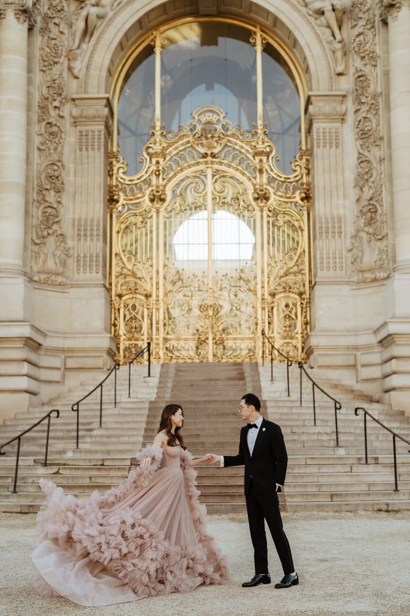 Couples wedding anniversary Photoshoot  Paris golden gate