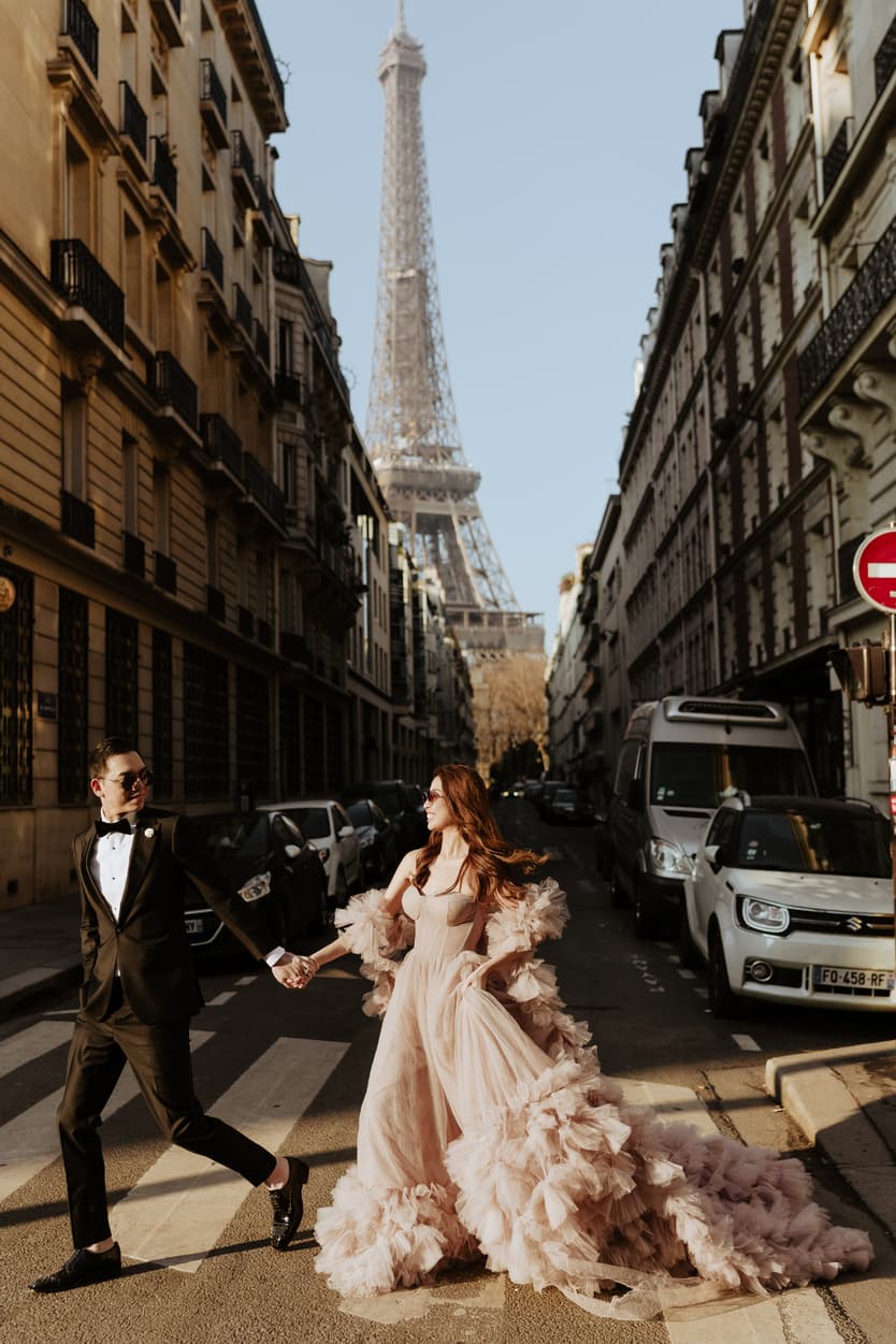 Couples wedding anniversary Photoshoot Paris streets eiffel tower view