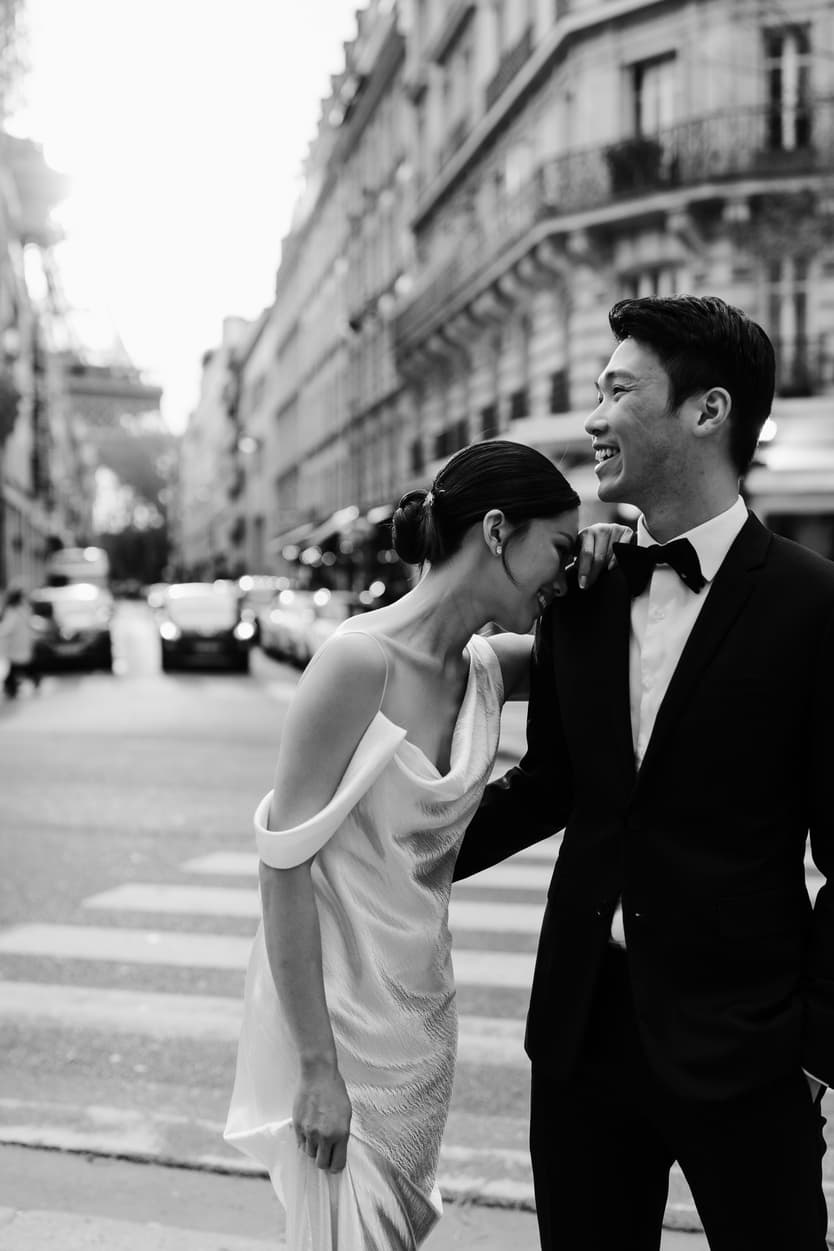 Couples Sunset Pre-wedding Photoshoot in Paris with Eiffel Tower View