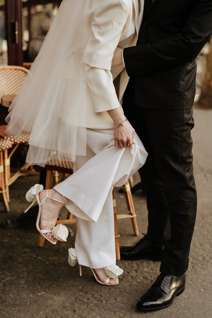 Couples Sunset Pre-wedding Photoshoot in Paris cafe Detail on outfit