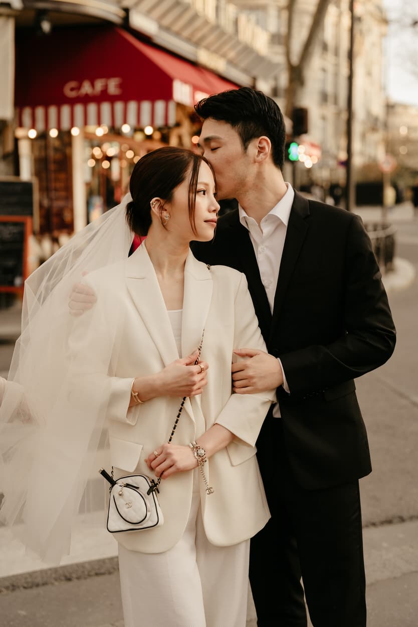 Couples Sunset Pre-wedding Photoshoot in Paris 