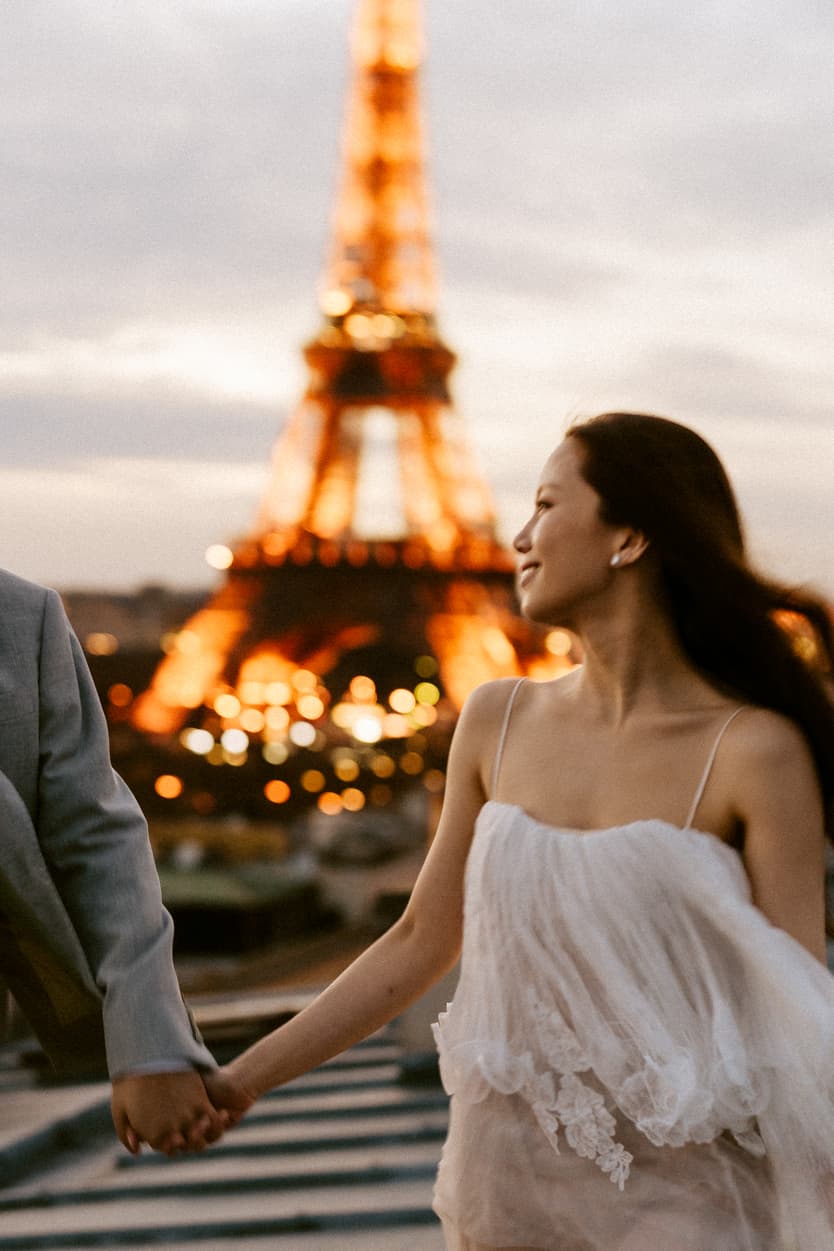 Couples Sunset Pre-wedding Photoshoot in Parisian rooftop with Eiffel tower view 