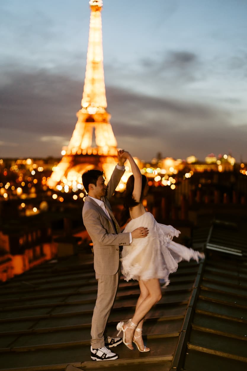 Couples Sunset Pre-wedding Photoshoot in Parisian rooftop with Eiffel tower view 