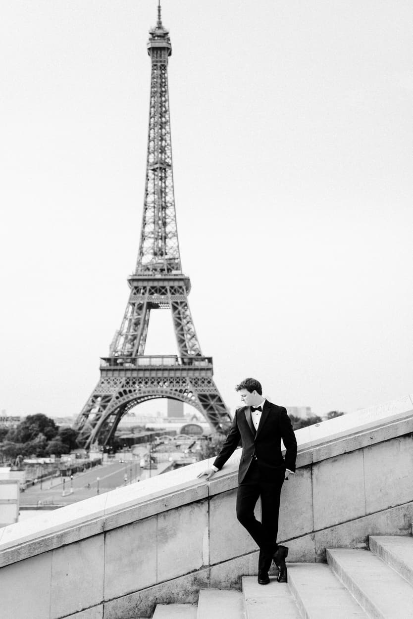 Destination wedding elopement in Paris couple's shooting in Trocadero