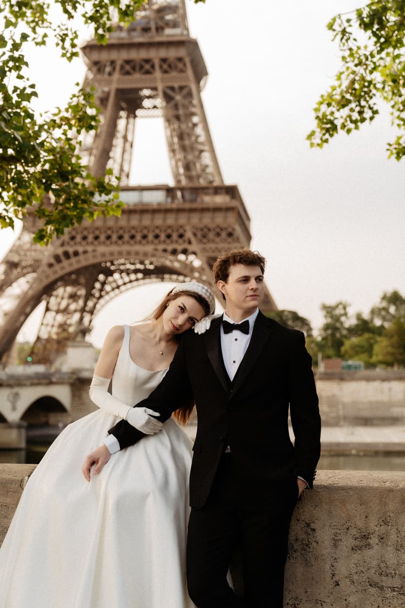 Destination wedding elopement in Paris couple's shooting in Trocadero