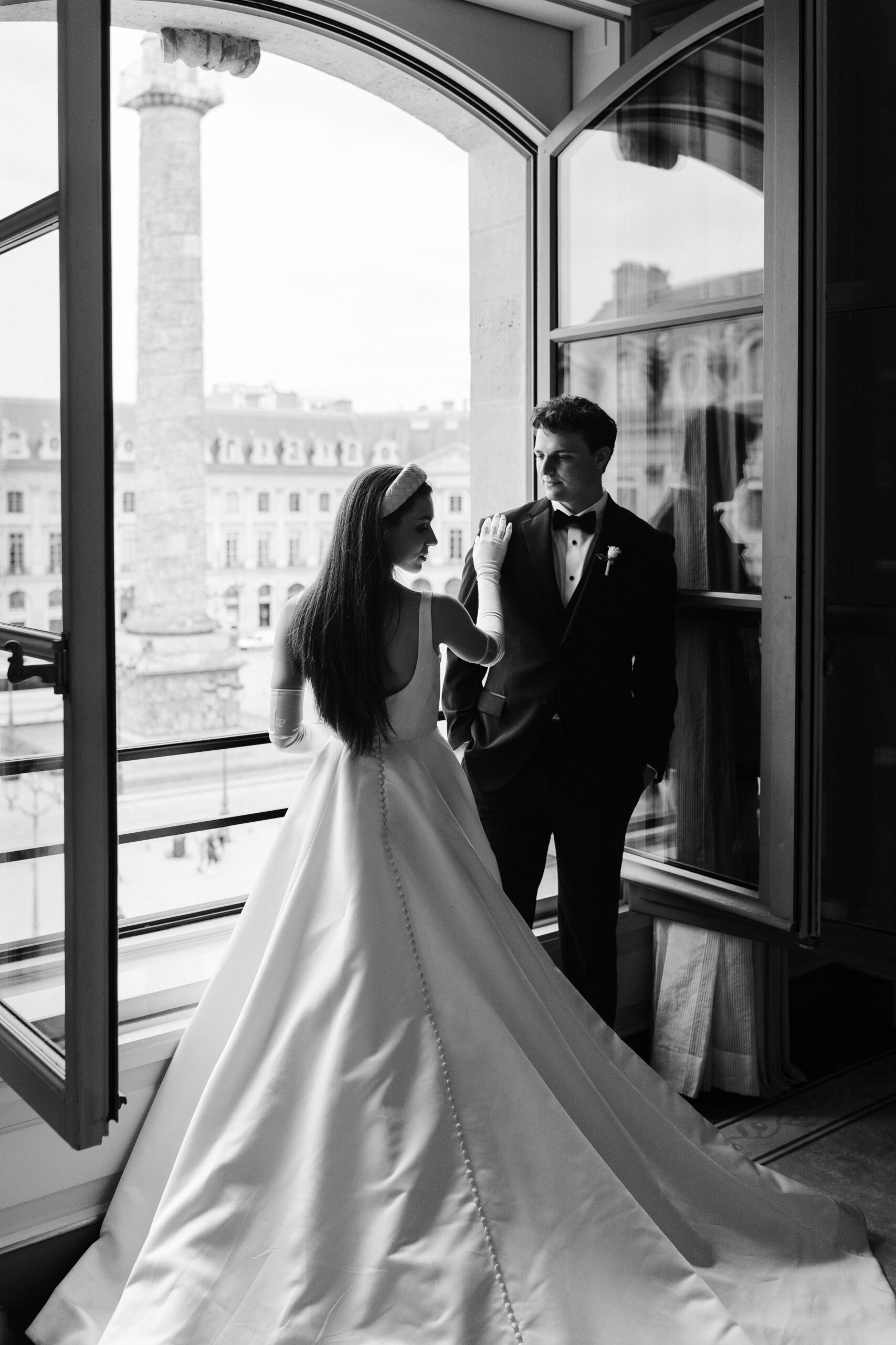 Destination wedding elopement at the luxurious Ritz Paris couple in Chanel's suite with view on Plance Vendome 