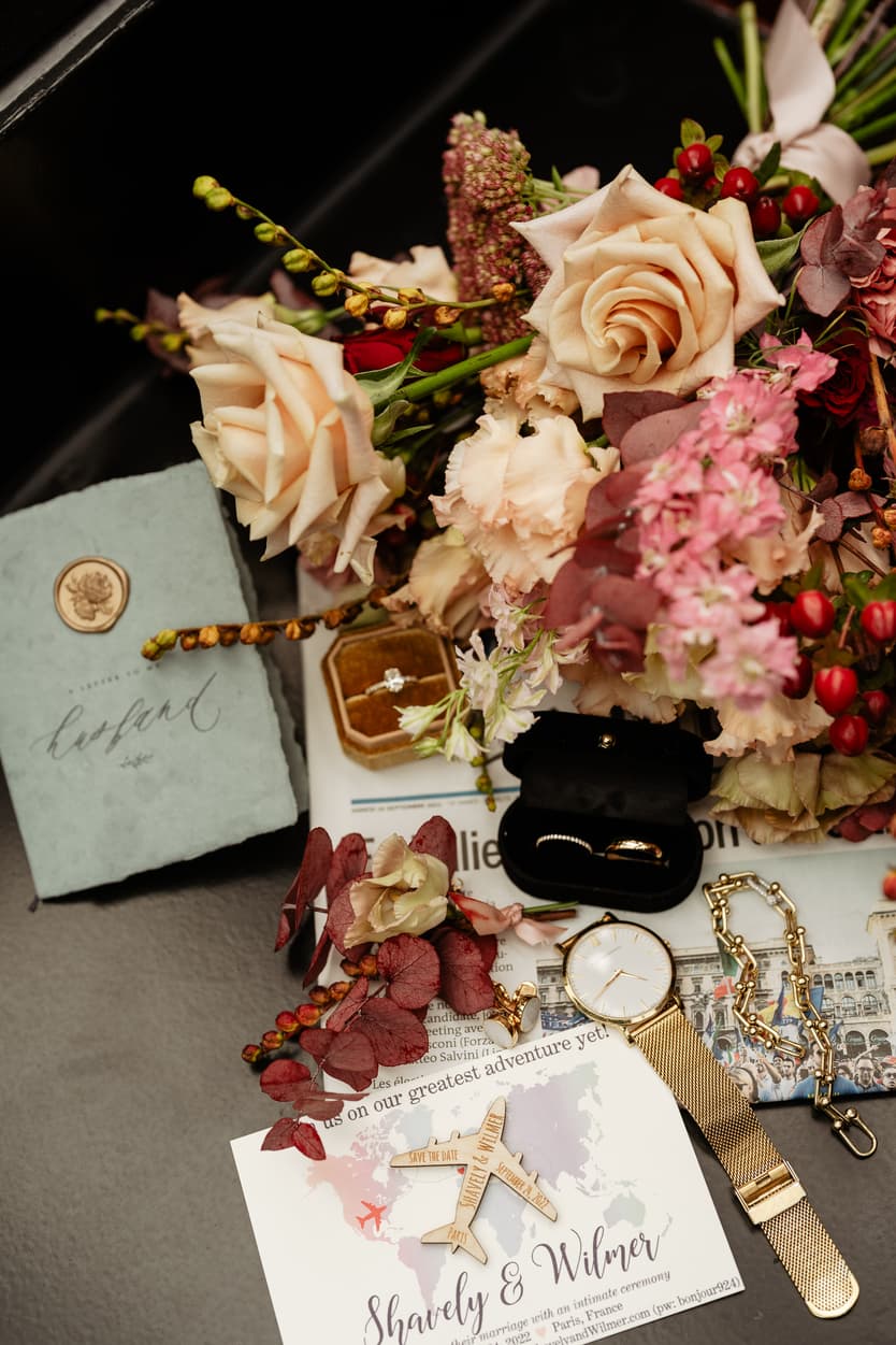 Destination elopement wedding Hotel Particulier Montmartre, Paris detail shots 