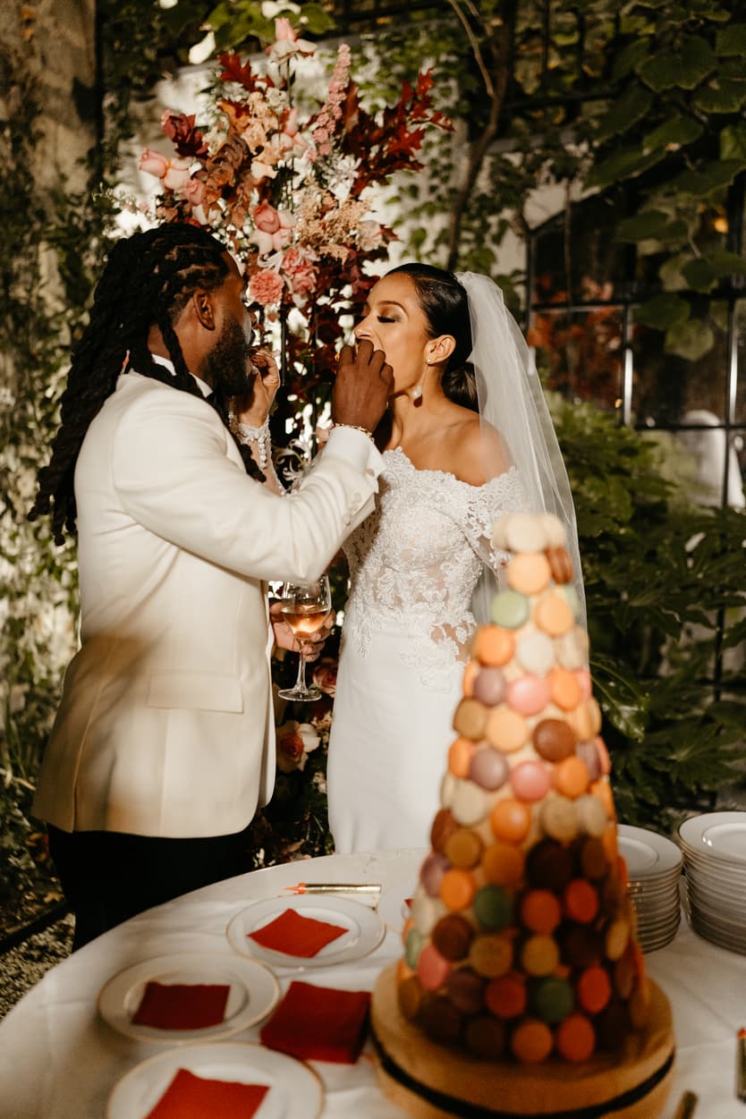 Destination elopement wedding Hotel Particulier Montmartre, Paris couple with Croquembouche and sparkles