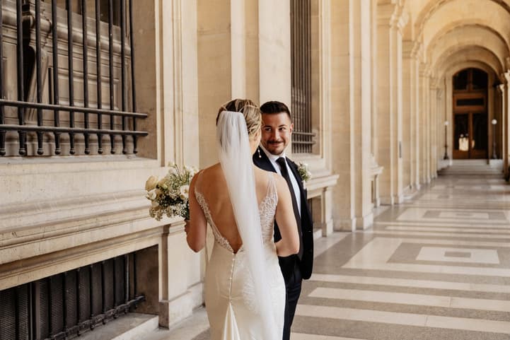 bride do wedding first look