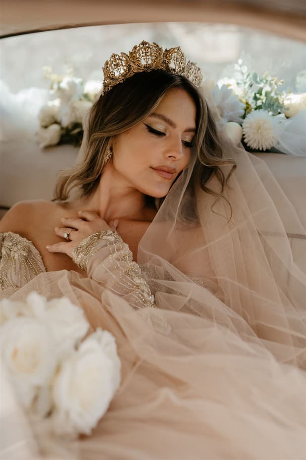Bride goes to wedding on a vintage car in San Miguel de Allende Mexico