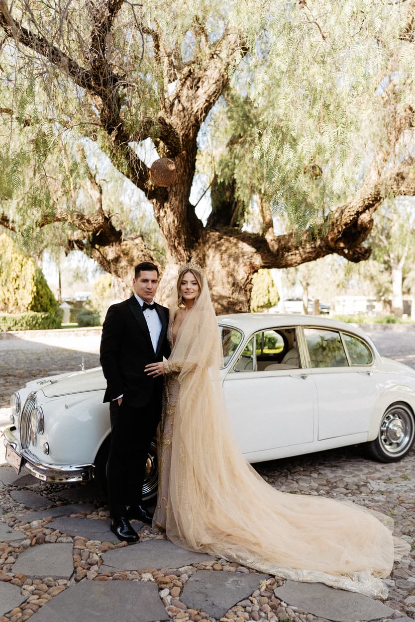 Groom and Bride after-ceremony photoshoot at San Miguel de Allende Mexico photographer
