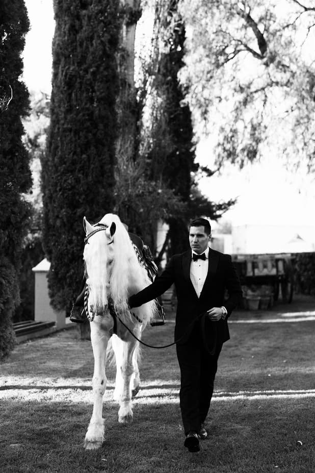 Couple photosession with horses in San Miguel de Allende Mexico