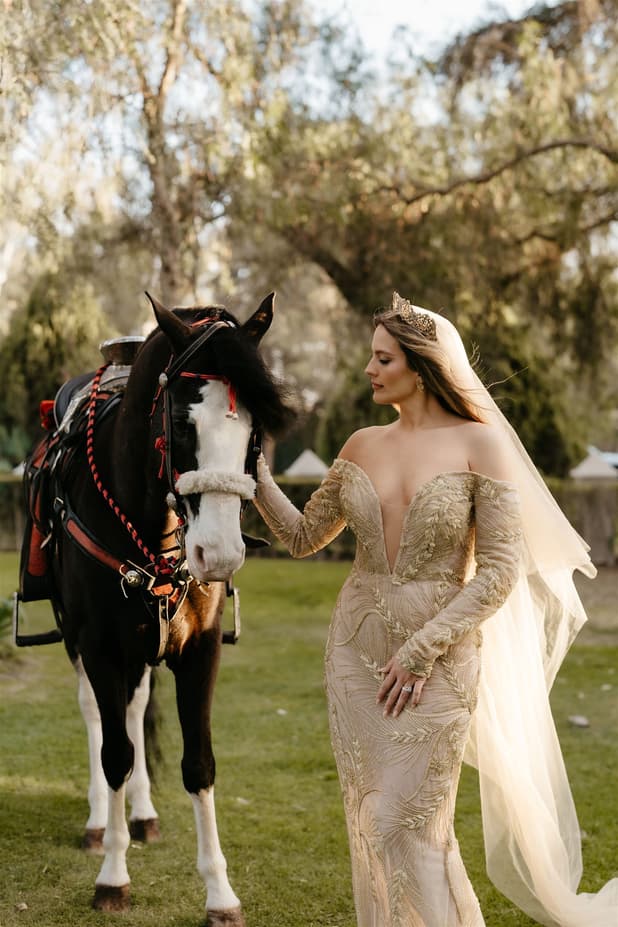 Couple photosession with horses in San Miguel de Allende Mexico