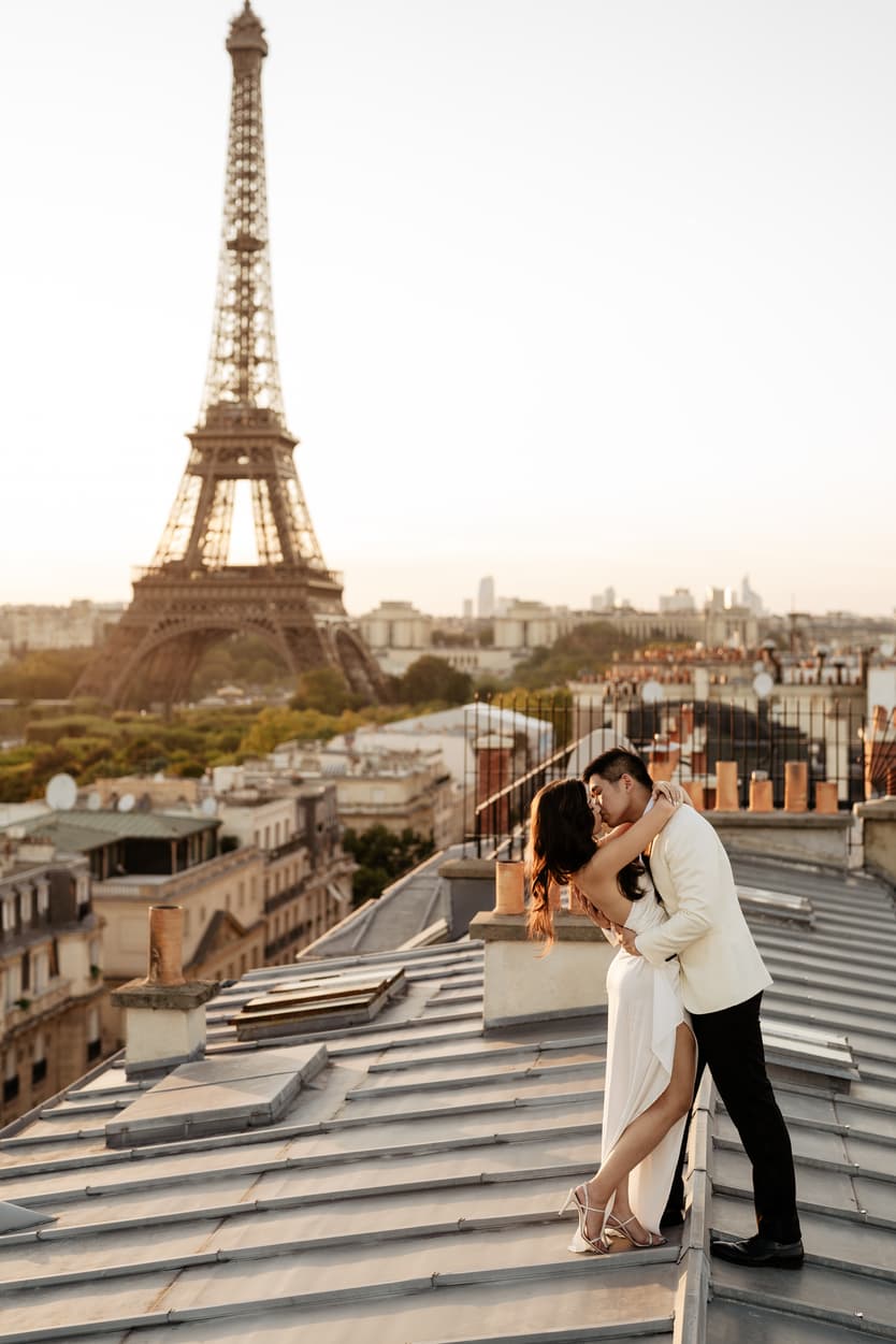 paris pre-wedding couple photoshoot on a secret paris rooftop