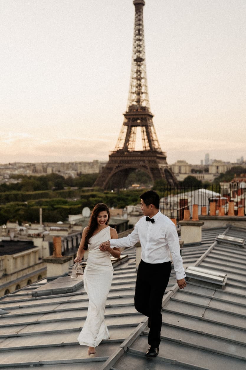 paris pre-wedding couple photoshoot on a secret paris rooftop
