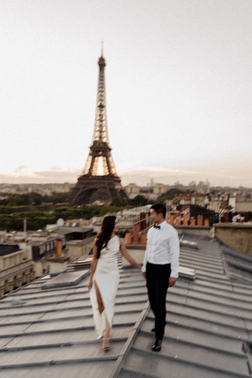 paris pre-wedding couple photoshoot on a secret paris rooftop
