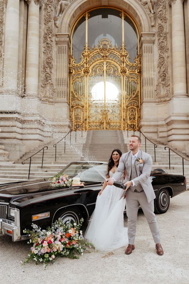 elopement photographer couple with vintage car in front of Petit palais