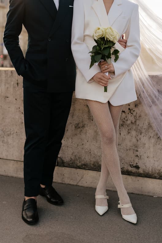 Romantic and editorial look couple Paris