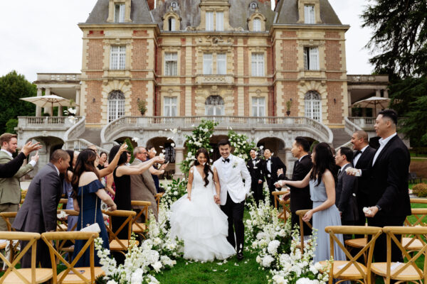 French destination wedding at Chùteau Bouffémont